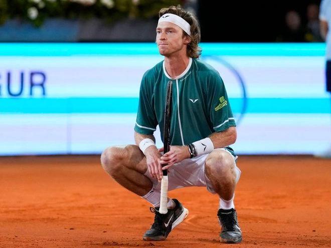 无论是队员 无论是队员